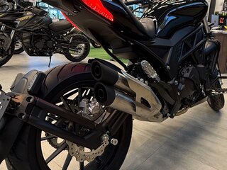2026 Benelli 502 C, чёрный, 599000 рублей, вид 4