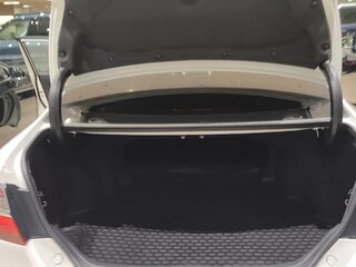 2016 Toyota Camry VII (XV50) Рестайлинг, белый, 2300000 рублей, вид 3