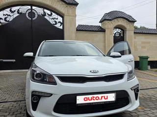 2018 Kia Rio IV, белый, 1020000 рублей, вид 1