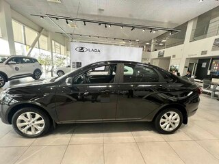 2026 Lada (ВАЗ) Vesta I Рестайлинг (NG), чёрный, 1767150 рублей, вид 2