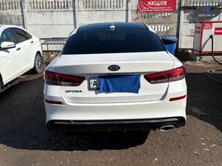 2018 Kia Optima IV Рестайлинг, белый, 2200000 рублей, вид 4
