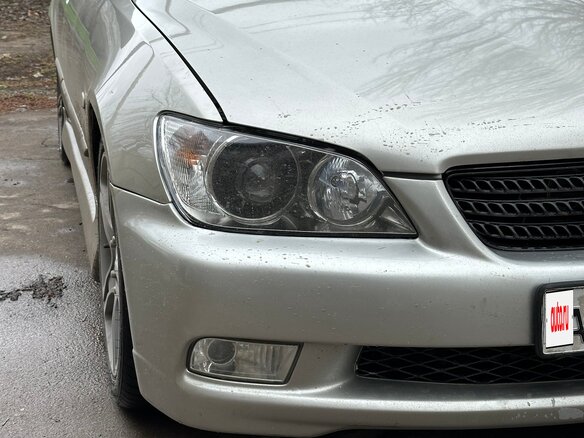 2003 Toyota Altezza, серый, 900000 рублей - вид 12