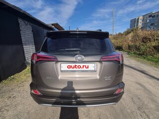 2017 Toyota RAV4 IV (XA40) Рестайлинг, коричневый, 2360000 рублей, вид 2