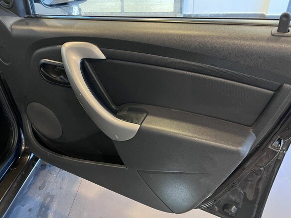 2011 Renault Logan I Рестайлинг, чёрный, 270000 рублей - вид 24