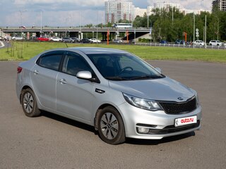 2015 Kia Rio III Рестайлинг, серебристый, 1190000 рублей, вид 5