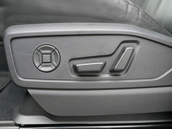 2025 Audi Q5 40 TDI III (GU), серый, 8060000 рублей - вид 9