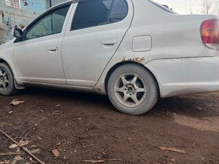 2003 Toyota Platz, белый, 280000 рублей, вид 3