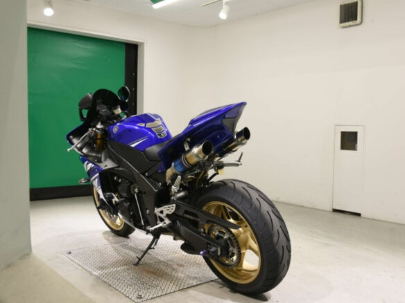 2010 Yamaha YZF-R1, синий, 820000 рублей - вид 5