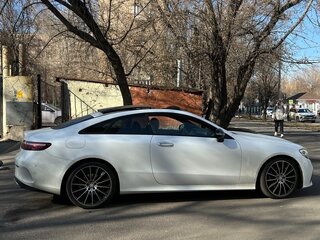 2021 Mercedes-Benz E-Класс 200 V (W213, S213, C238) Рестайлинг, белый, 5500000 рублей, вид 2