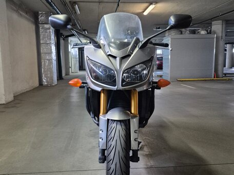 2006 Yamaha FZ1, серебристый, 560000 рублей, вид 1