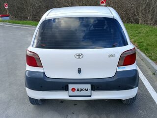 2000 Toyota Vitz I (P10), белый, 300000 рублей, вид 3