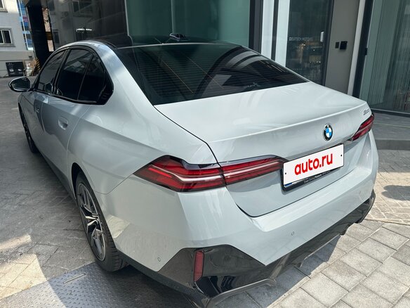 2026 BMW 5 серии 523d VIII (G60/G61/G68), серебристый - вид 4