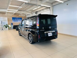 2017 Honda Stepwgn V Рестайлинг, чёрный, 2329000 рублей, вид 4