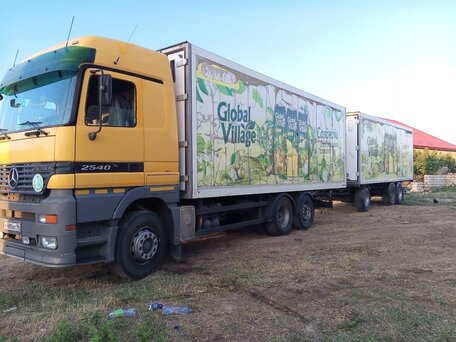 2003 Mercedes-Benz Actros, жёлтый, 3600000 рублей, вид 4