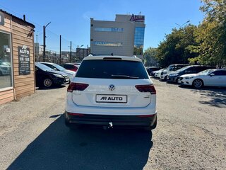 2017 Volkswagen Tiguan II, белый, 2159000 рублей, вид 3