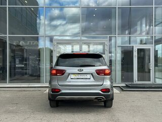 2019 Kia Sorento III Prime Рестайлинг, серый, 2300000 рублей, вид 5