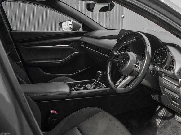 2020 Mazda 3 IV (BP), серый, 1450000 рублей - вид 9