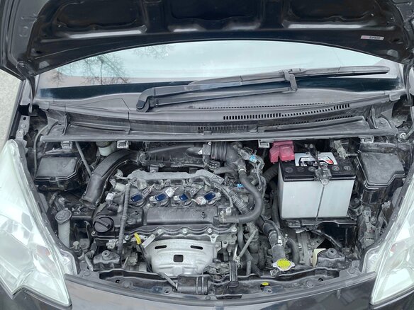 2011 Toyota Ractis II, чёрный, 915000 рублей - вид 8