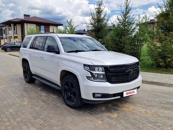 2018 Chevrolet Tahoe IV, белый, 4150000 рублей - вид 3