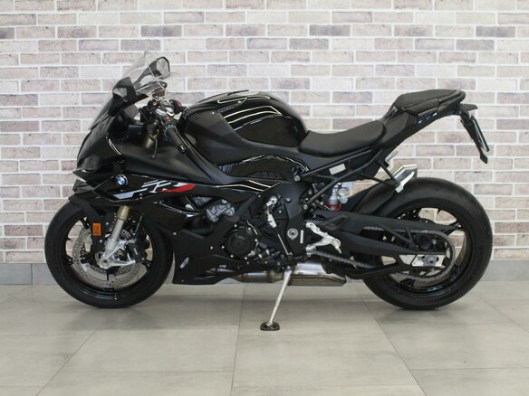 2024 BMW S 1000 RR, чёрный, 2240000 рублей - вид 2