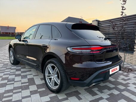 2022 Porsche Macan I Рестайлинг 2, коричневый, 7300000 рублей, вид 2