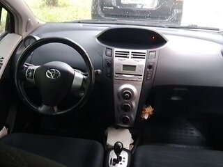 2008 Toyota Yaris Multimode II, красный, 500000 рублей, вид 4