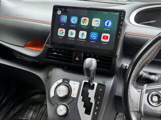 2021 Toyota Sienta II Рестайлинг, бежевый, 1750000 рублей, вид 4