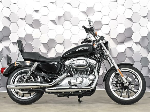 2016 Harley-Davidson Sportster 883, чёрный, 799000 рублей - вид 2