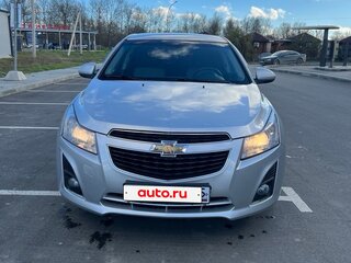2013 Chevrolet Cruze I Рестайлинг, серебристый, 580000 рублей, вид 3