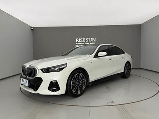 2024 BMW 5 серии 525i VIII (G60/G61/G68), белый, 5502454 рублей, вид 1