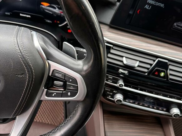 2018 BMW 5 серии 520d xDrive VII (G30/G31/G38), чёрный, 2200000 рублей - вид 8