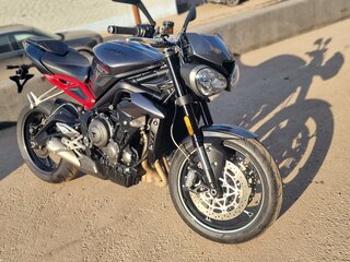 2018 Triumph Street Triple, серебристый, 800000 рублей, вид 1