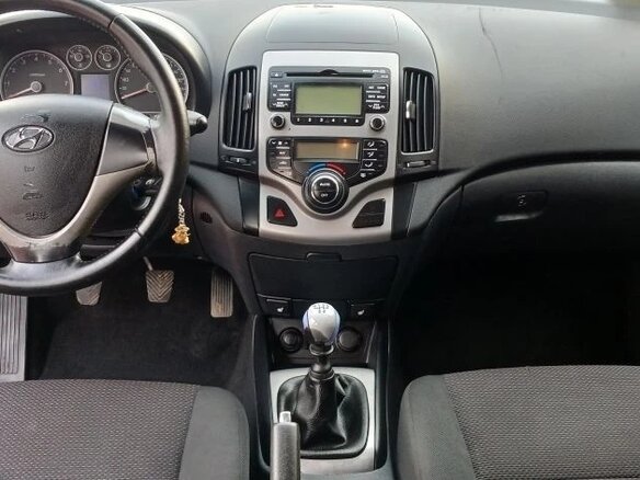 2009 Hyundai i30 I, красный, 580000 рублей - вид 9