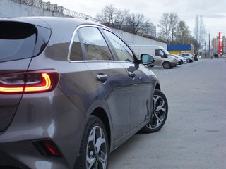 2018 Kia Ceed III, коричневый, 1300000 рублей, вид 4