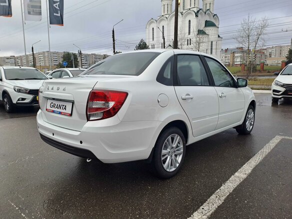 2026 Lada (ВАЗ) Granta I Рестайлинг, белый, 1209900 рублей - вид 5