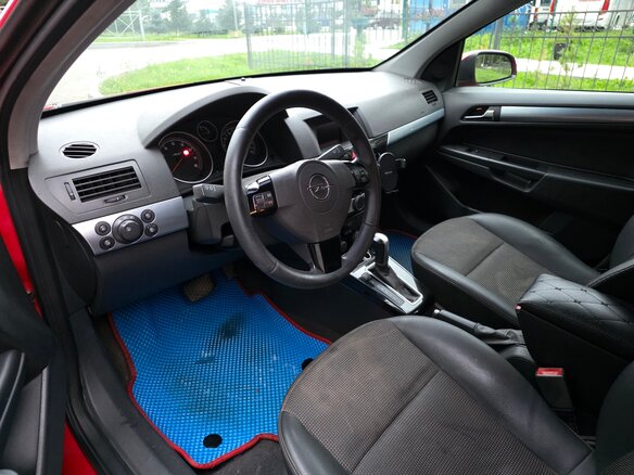 2008 Opel Astra H Рестайлинг, красный, 300000 рублей - вид 8