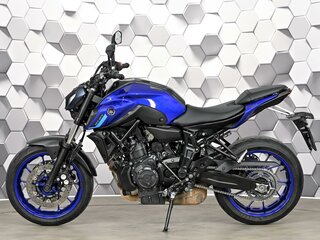 2023 Yamaha MT-07 (FZ-07), синий, 899000 рублей, вид 4