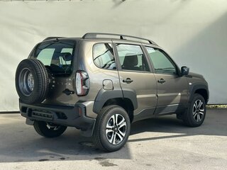 2026 Lada (ВАЗ) Niva Travel I Рестайлинг, коричневый, 1732000 рублей, вид 5