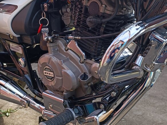 2019 Bajaj Avenger, белый, 268000 рублей - вид 6
