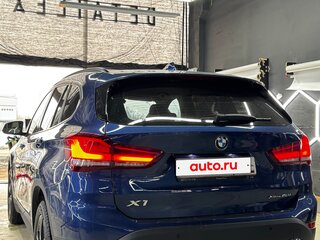 2022 BMW X1 20i xDrive II (F48) Рестайлинг, синий, 5200000 рублей, вид 4