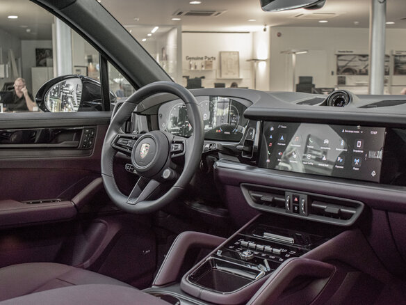 2026 Porsche Cayenne III Рестайлинг, серый, 20250000 рублей - вид 3