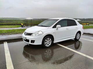 2013 Nissan Tiida I Рестайлинг, белый, 720000 рублей, вид 1