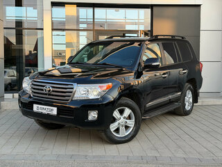 2015 Toyota Land Cruiser 200 Series Рестайлинг 1, чёрный, 3747000 рублей, вид 1