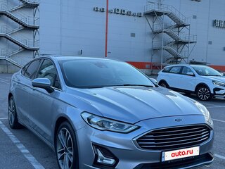 2020 Ford Fusion (North America) II Рестайлинг, серебристый, 1750000 рублей, вид 2