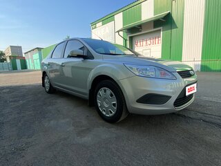 2010 Ford Focus II Рестайлинг, серебристый, 850000 рублей, вид 4