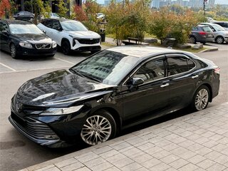 2021 Toyota Camry VIII (XV70), чёрный, 3000000 рублей, вид 1