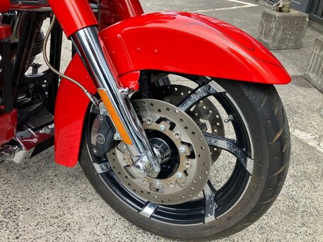 2010 Harley-Davidson CVO Street Glide, красный, 1300000 рублей, вид 3