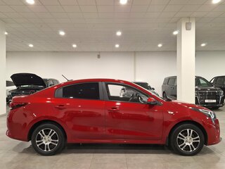 2020 Kia Rio IV Рестайлинг, красный, 1667000 рублей, вид 4