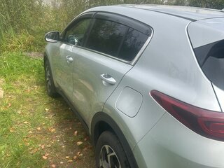 2018 Kia Sportage IV Рестайлинг, серебристый, 1830000 рублей, вид 3