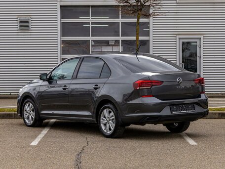 2022 Volkswagen Polo VI, серый, 1395000 рублей, вид 4